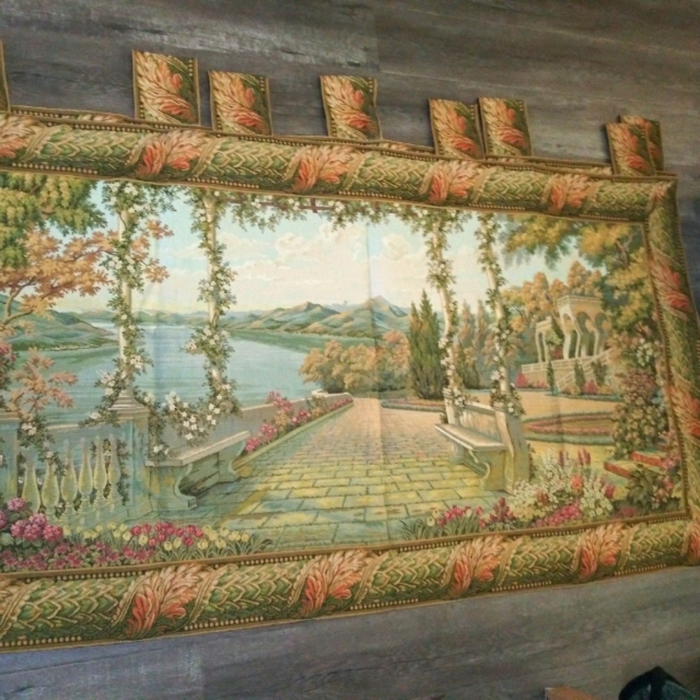 Hanging tapestry
